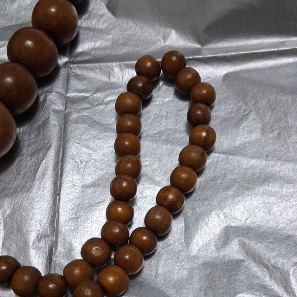Elegant Brown Beaded Necklace - Picture 7 of 7